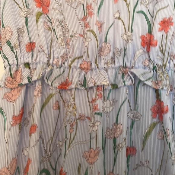 Cute Hi-Lo Sleeveless Dress - Picture 2 of 6